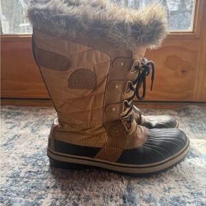 Women's Sorel Tan and Black Winter Boots